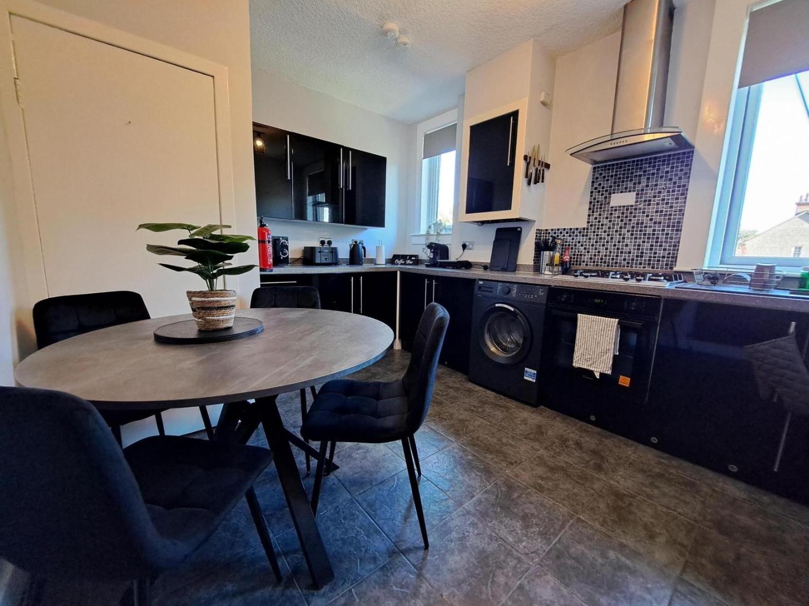 Glasgow Apartment Close To The Airport Renfrew Exterior photo